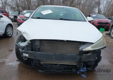 2019 Hyundai Elantra Se из США, поврежденный, VIN 5NPD74LF2KH482920